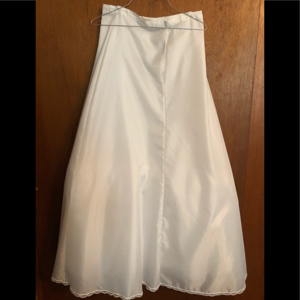 Merry Modes Inc. wedding dress Slip